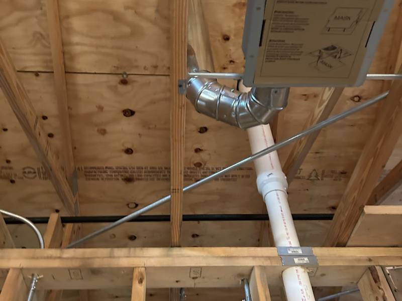 Bath exhaust fan ducted to the outside
