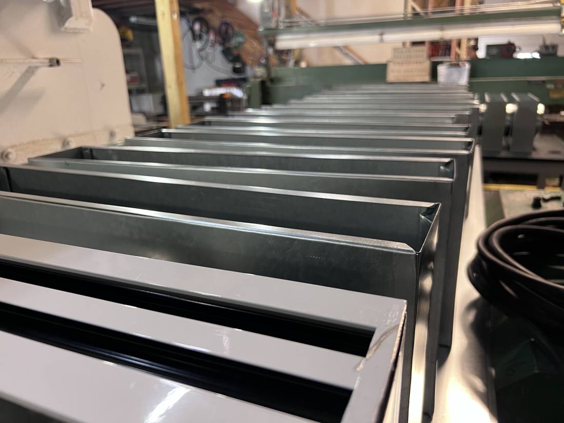 Plenums matched to linear slot diffusers